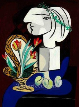 Pablo Picasso Painting - Bodegón con tulipanes Bodegón con tulipanes 1932 cubista Pablo Picasso